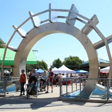 featured-image-town-square-farmers-market Sculpture at Town Square Farmer's Market in Grand Forks.