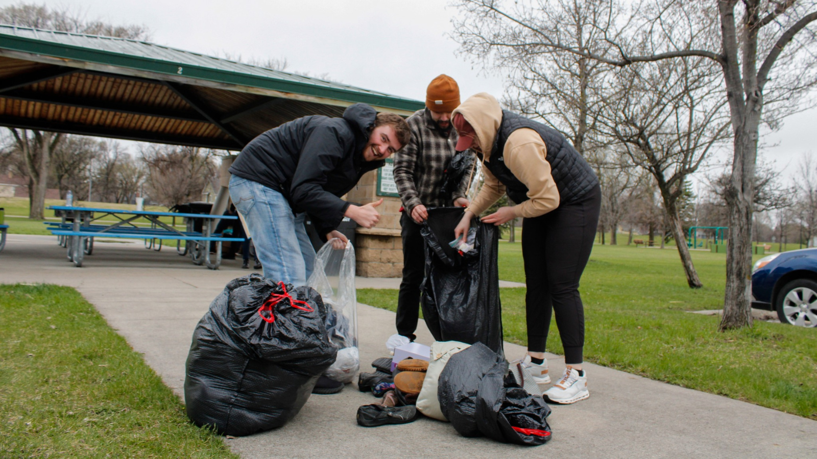 GGFYP members cleaning around the park!